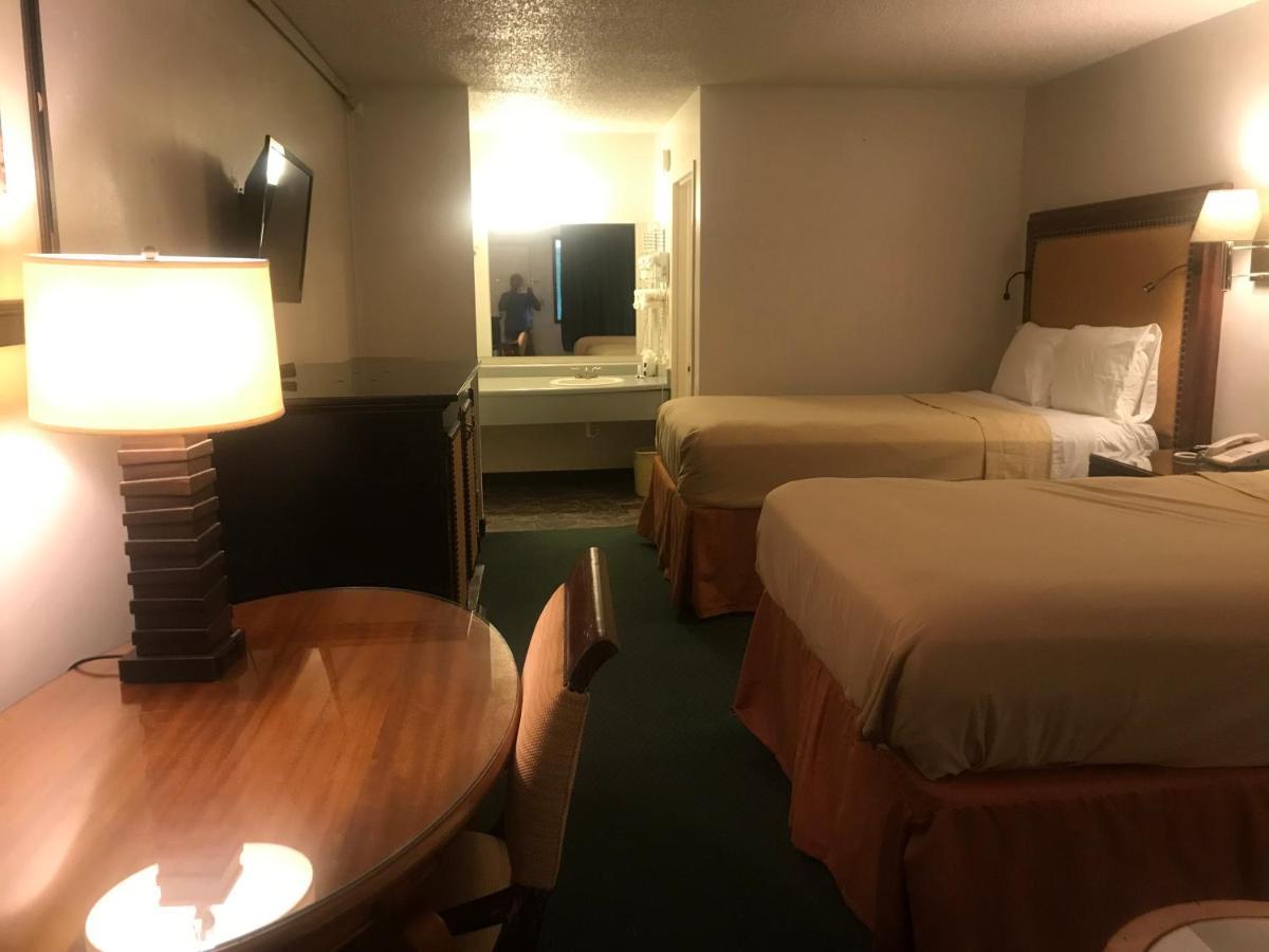 Traveler Motel