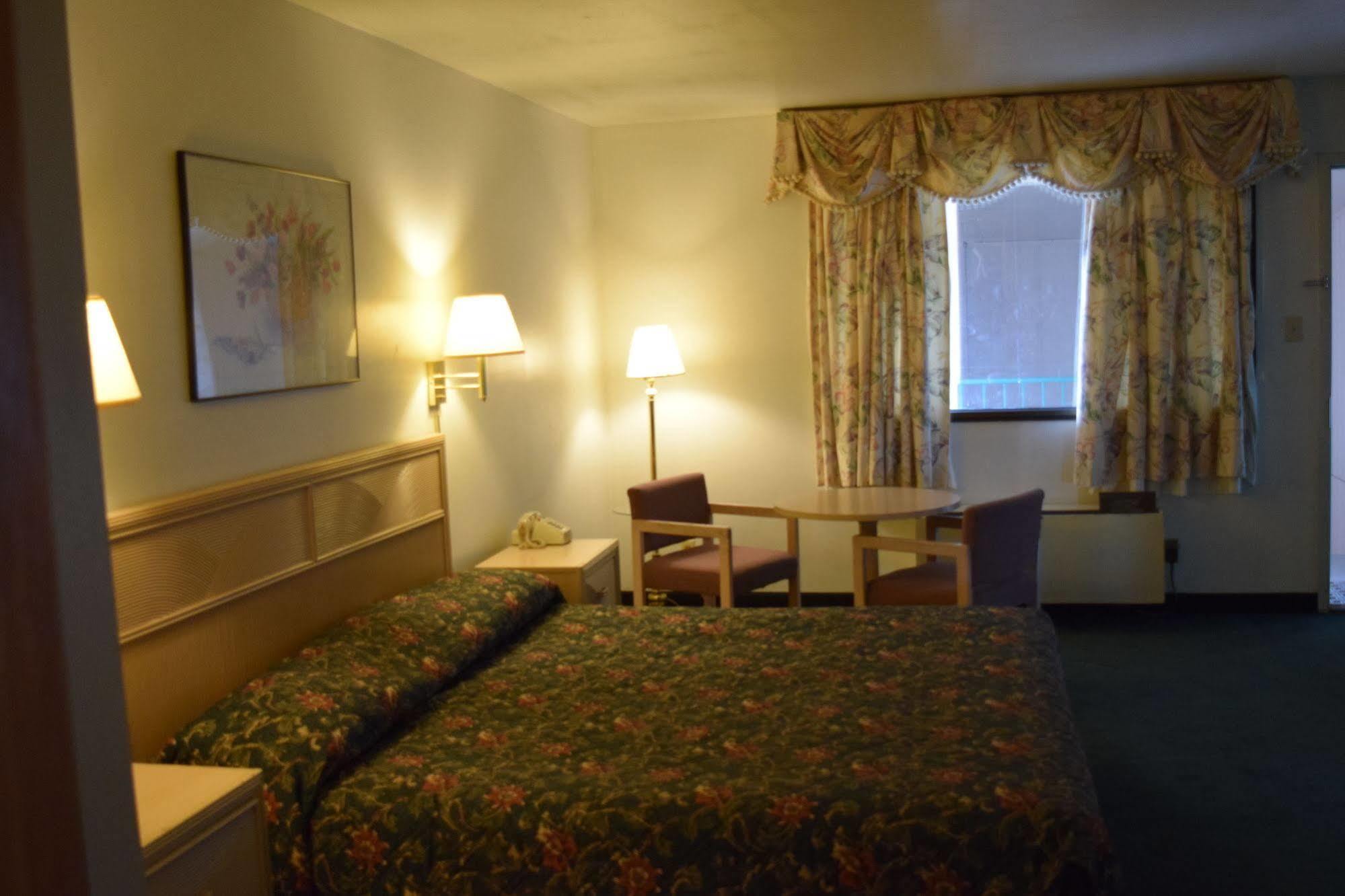 Traveler Motel